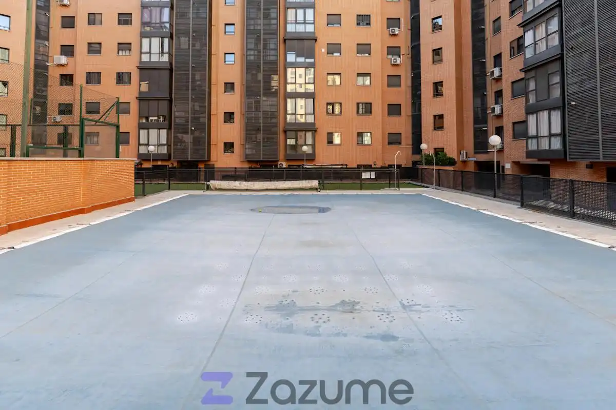Piscina de Pis de lloguer en Madrid amb Aire condicionat, Calefacció i Parquet