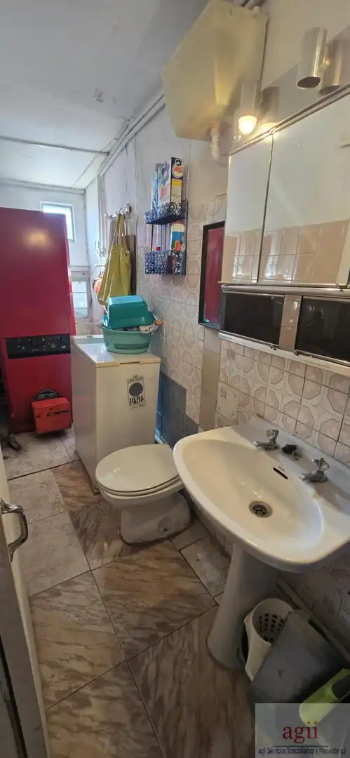 Bathroom of Houses for sale in Villalba del Rey  with Heating, Terrace and Furnished