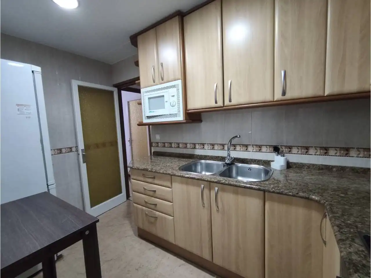 Cuina de Apartament en venda en Canovelles amb Calefacció i Balcó