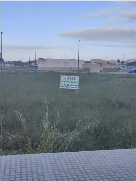 Terreny residencial en venda a Carrer Riu Xúquer