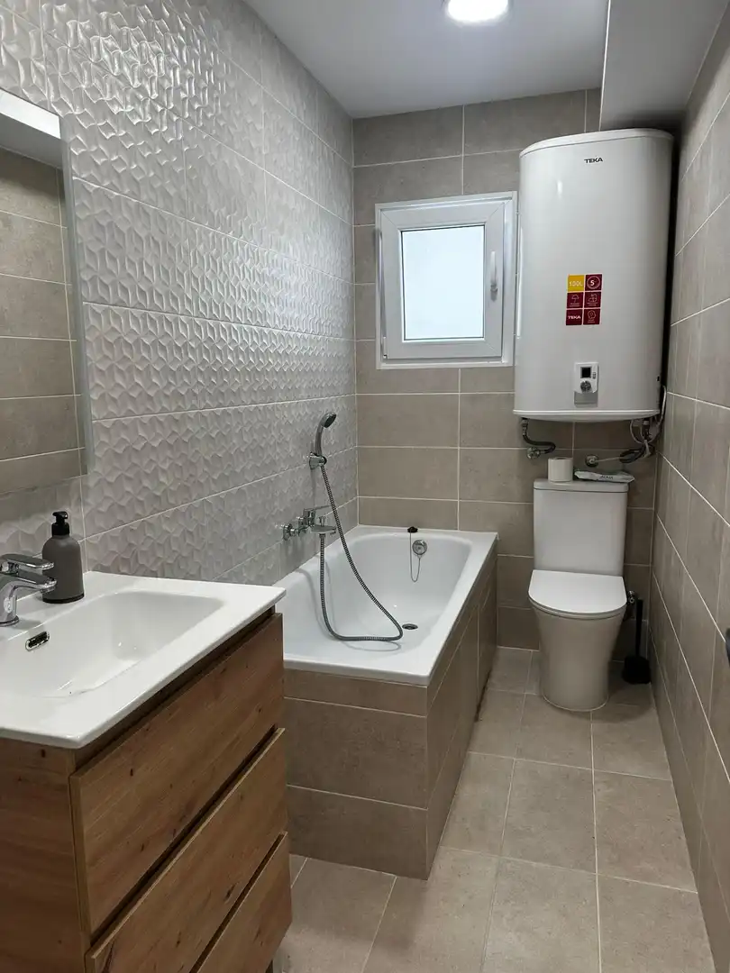 Bany de Pis en venda en Valencia amb Aire condicionat, Terrassa i Balcó