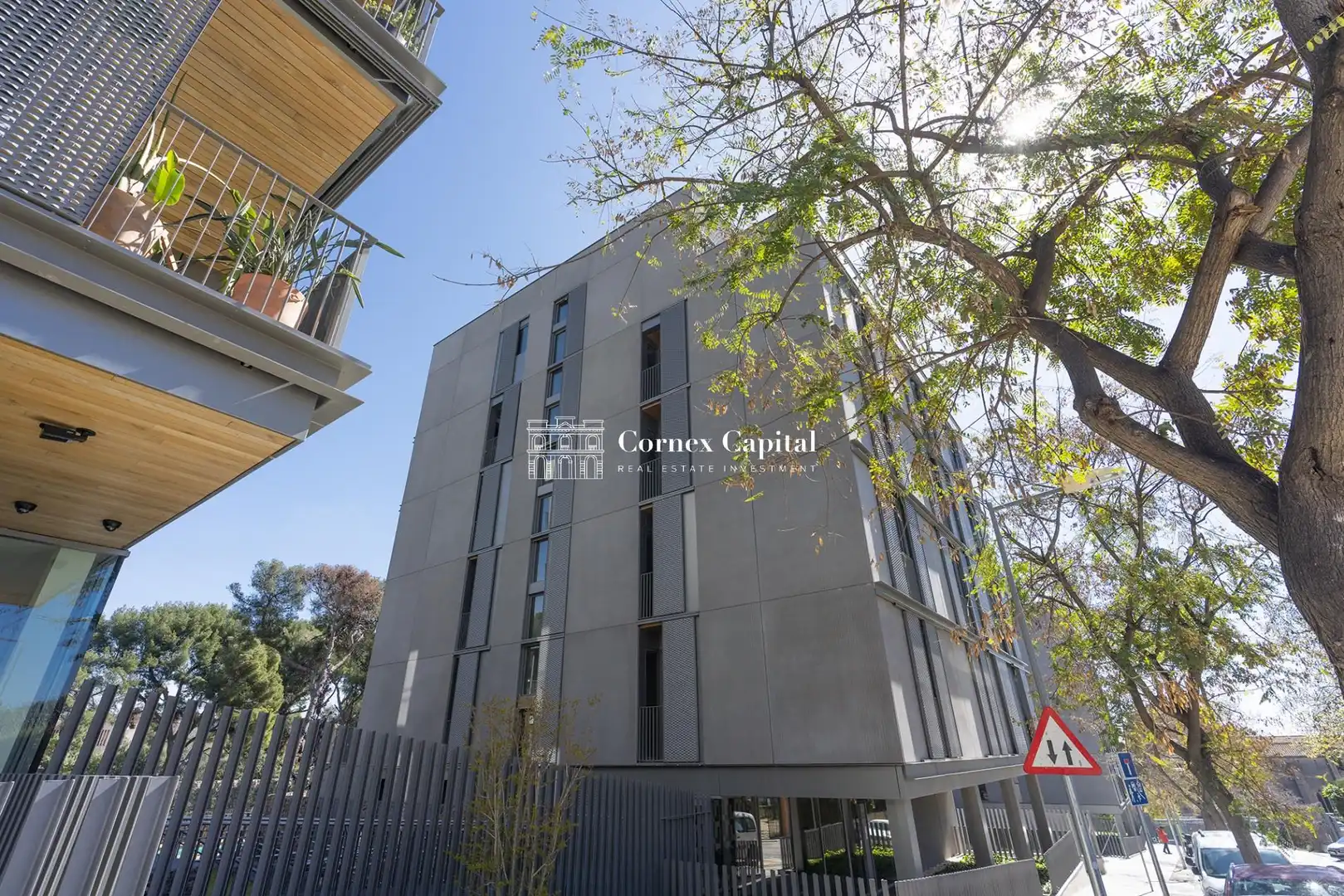 Exterior view of Flat for sale in Barcelona  with Air Conditioner, Heating and Private garden