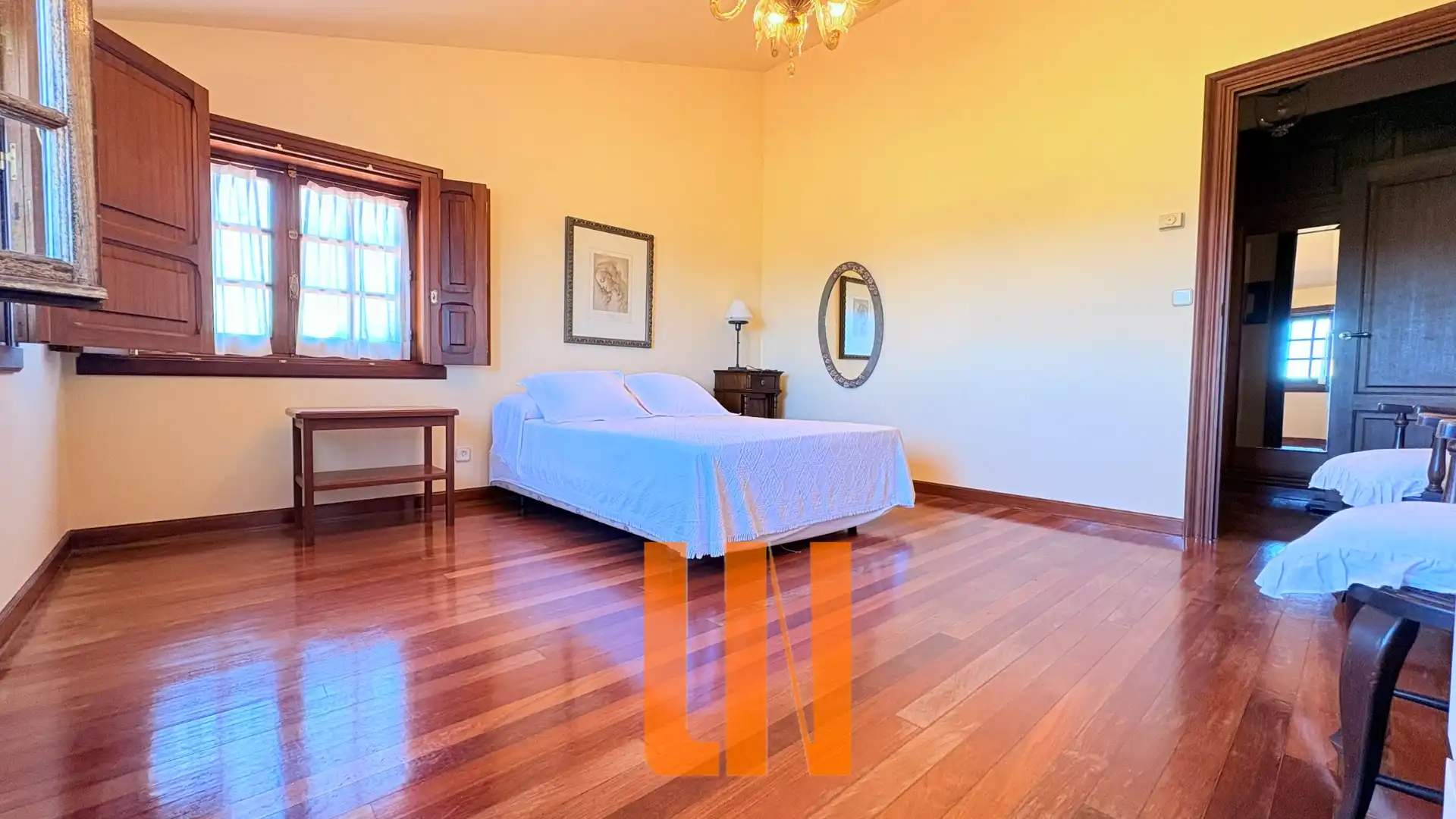 Habitación de Finca rústica en venta en Oleiros con Calefacción, Jardín privado y Parquet