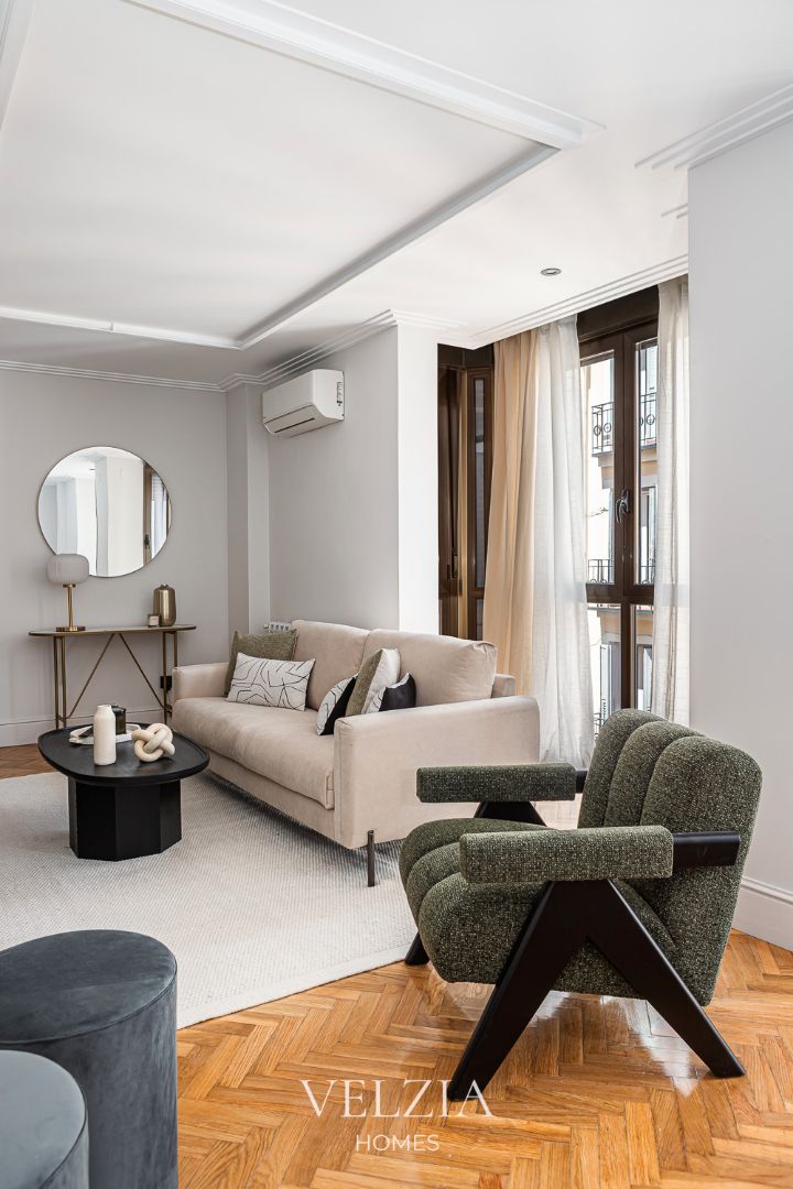 Living room of Duplex for sale in  Madrid Capital  with Air Conditioner, Heating and Terrace
