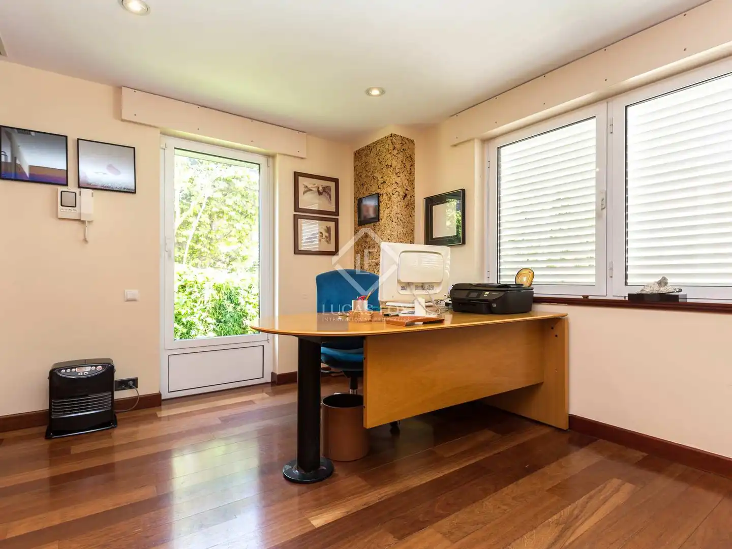 Haus oder Chalet zum Verkauf in Esplugues de Llobregat mit Klimaanlage, Heizung und Privatgarten