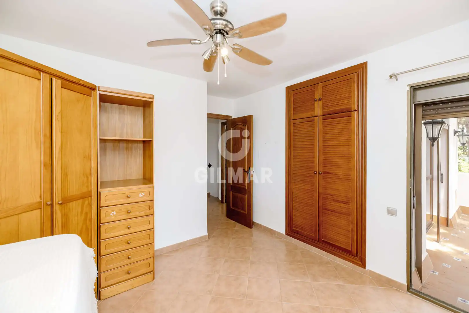 Habitación de Casa adosada en venta en Estepona con Jardín privado