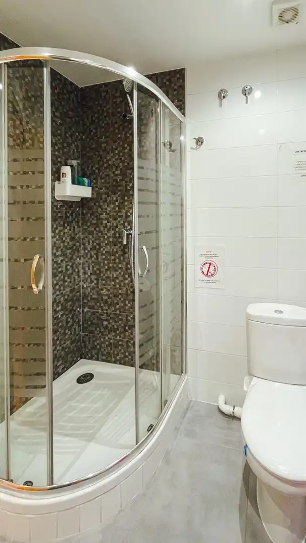 Bany de Casa adosada en venda en La Nucia amb Aire condicionat, Jardí privat i Terrassa