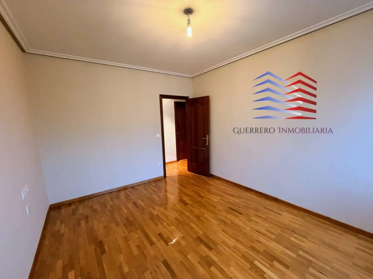 Pis de lloguer en Ourense Capital  amb Calefacció i Parquet