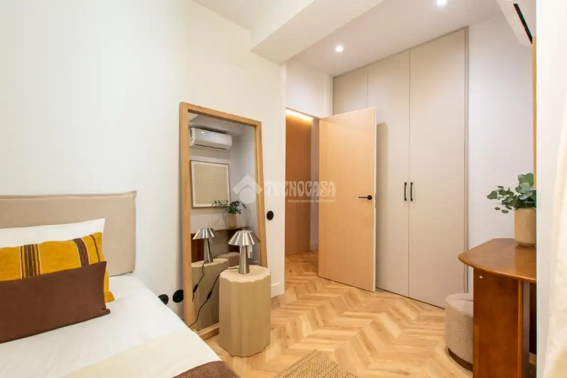 Habitación de Piso en venta en Madrid con Terraza