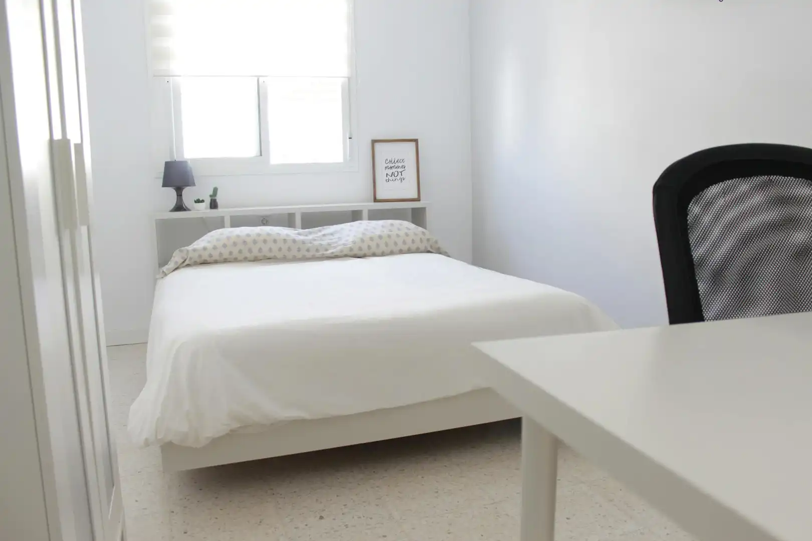 Bedroom of Flat for share in Sevilla  with Air Conditioner, Furnished and Washing machine