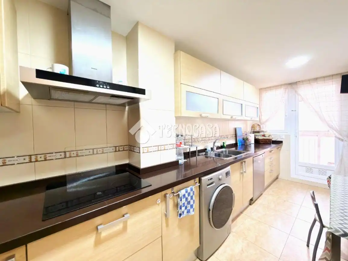 Cocina de Piso en venta en Cuenca con Calefacción, Parquet y Trastero