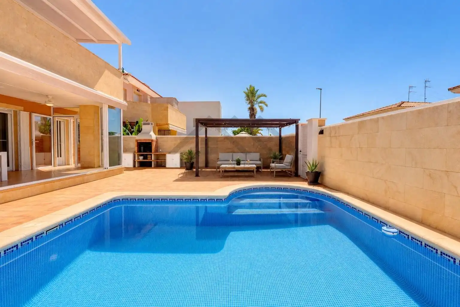 Piscina de Casa adosada en venda en La Pobla de Vallbona amb Aire condicionat, Calefacció i Jardí privat