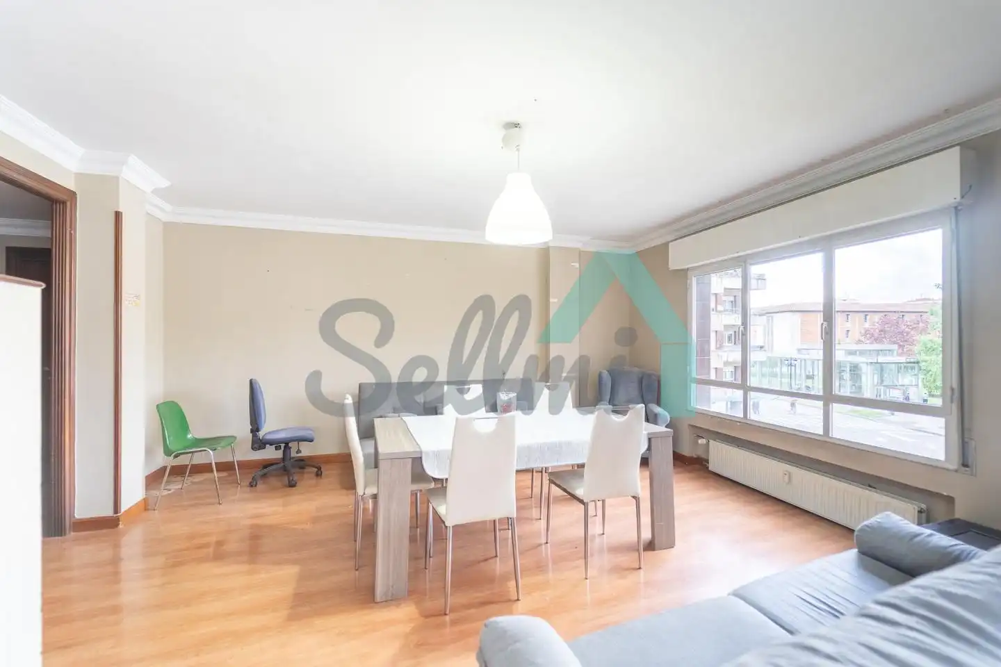 Sala de estar de Piso en venta en Oviedo  con Calefacción, Terraza y Trastero
