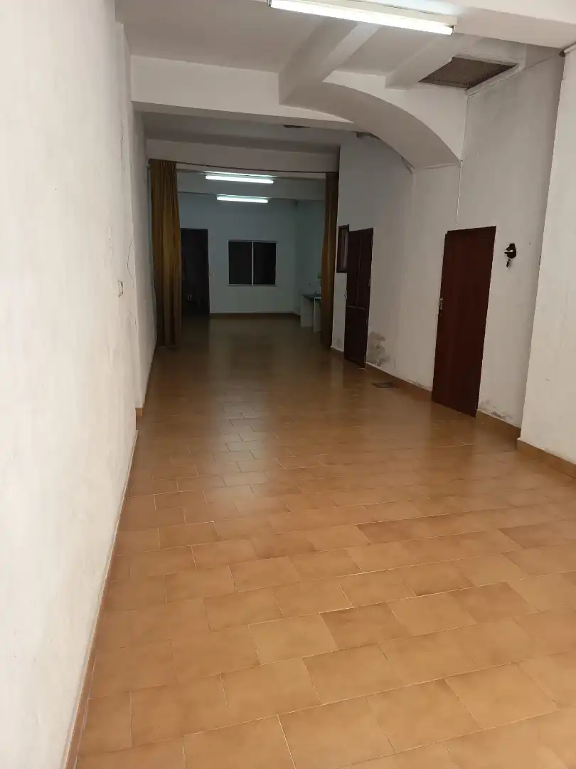 Local comercial en venda a Centro, imagen 2