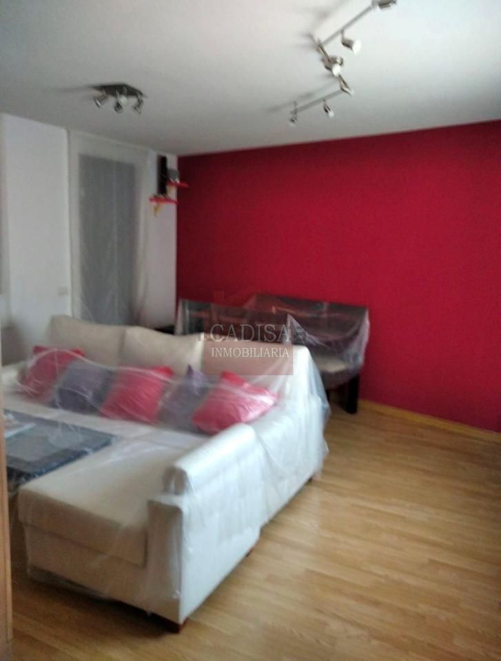 Sala d'estar de Àtic en venda en Villares de la Reina amb Calefacció, Terrassa i Moblat
