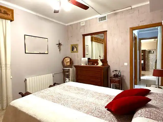Schlafzimmer von Wohnung zum Verkauf in Sant Boi de Llobregat mit Klimaanlage, Heizung und Terrasse