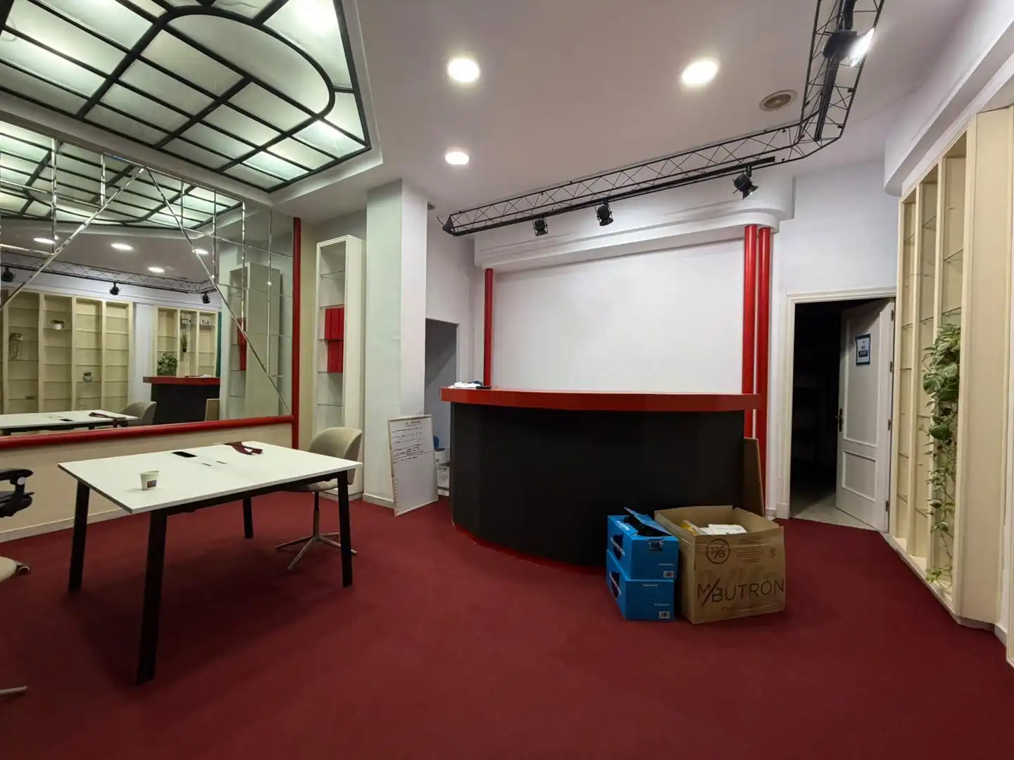 Local comercial en alquiler en Núcleo urbano, imagen 3
