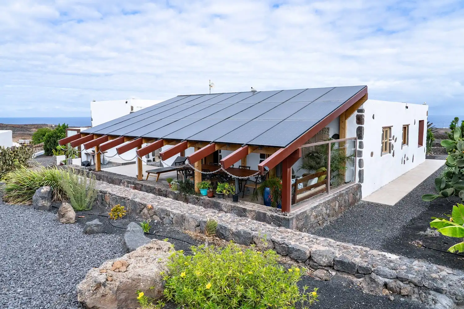 Casa con jardín en venta en Tinajo