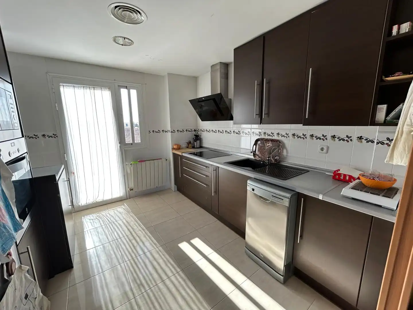 Cocina de Casa adosada en venta en Poblete con Aire acondicionado, Calefacción y Jardín privado