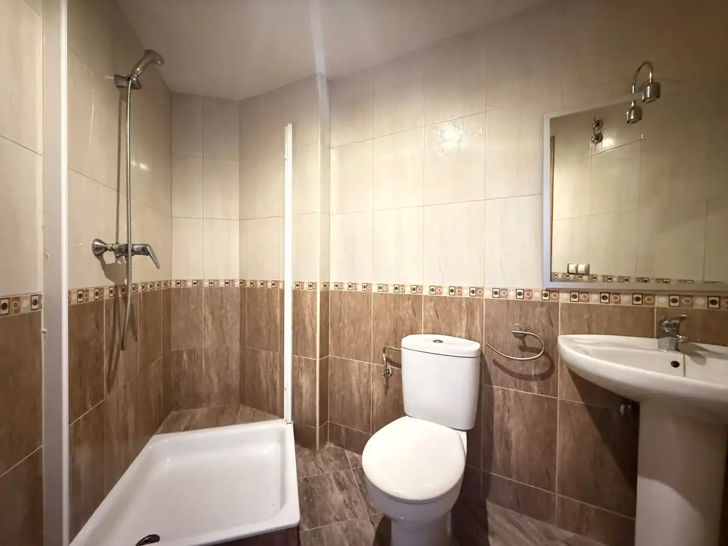 Baño de Piso en venta en Caspe con Aire acondicionado, Calefacción y Trastero