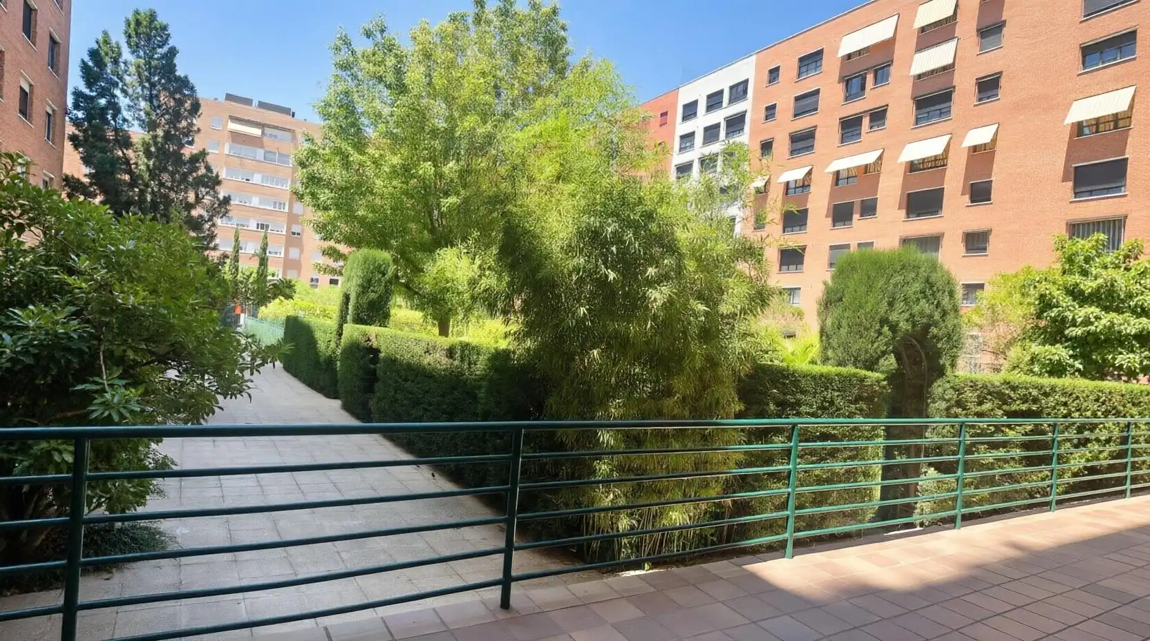 Exterior view of Flat for rent in Madrid  with Community pool