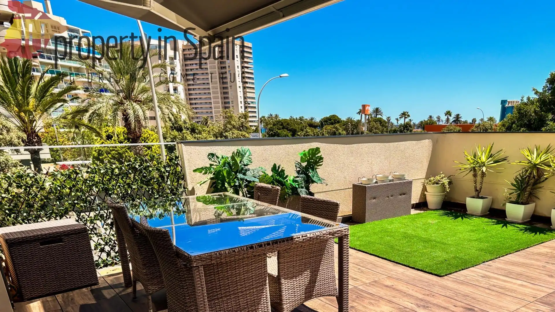 Terraza de Piso para compartir en Alicante / Alacant con Terraza, Amueblado y Piscina comunitaria