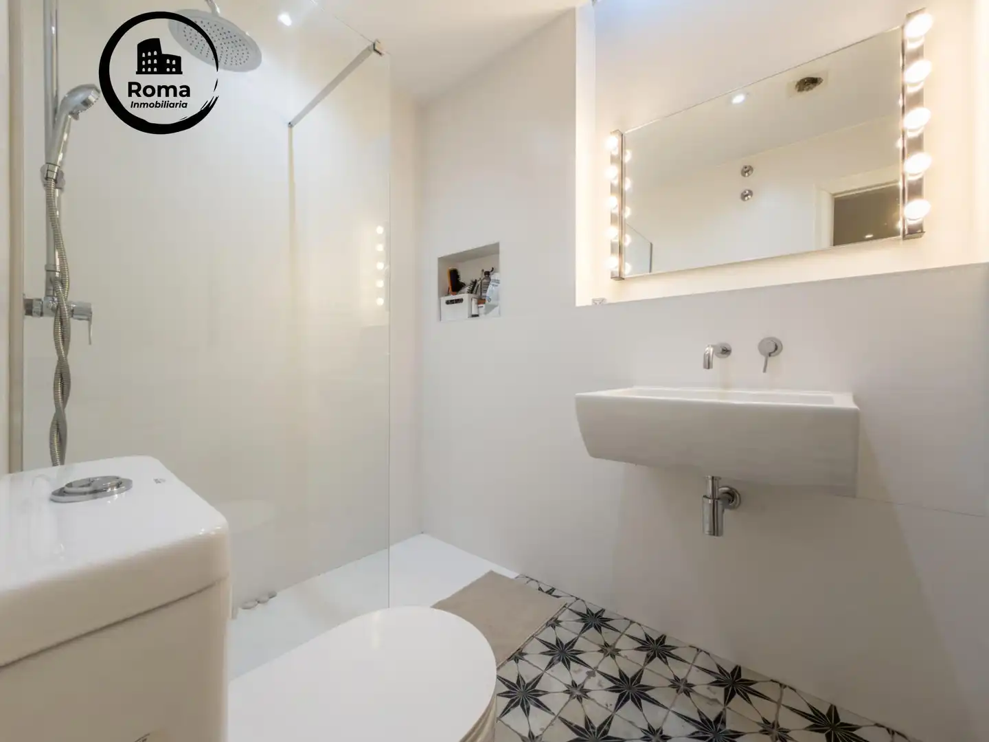Bathroom of Flat for sale in Churriana de la Vega  with Air Conditioner, Heating and Terrace