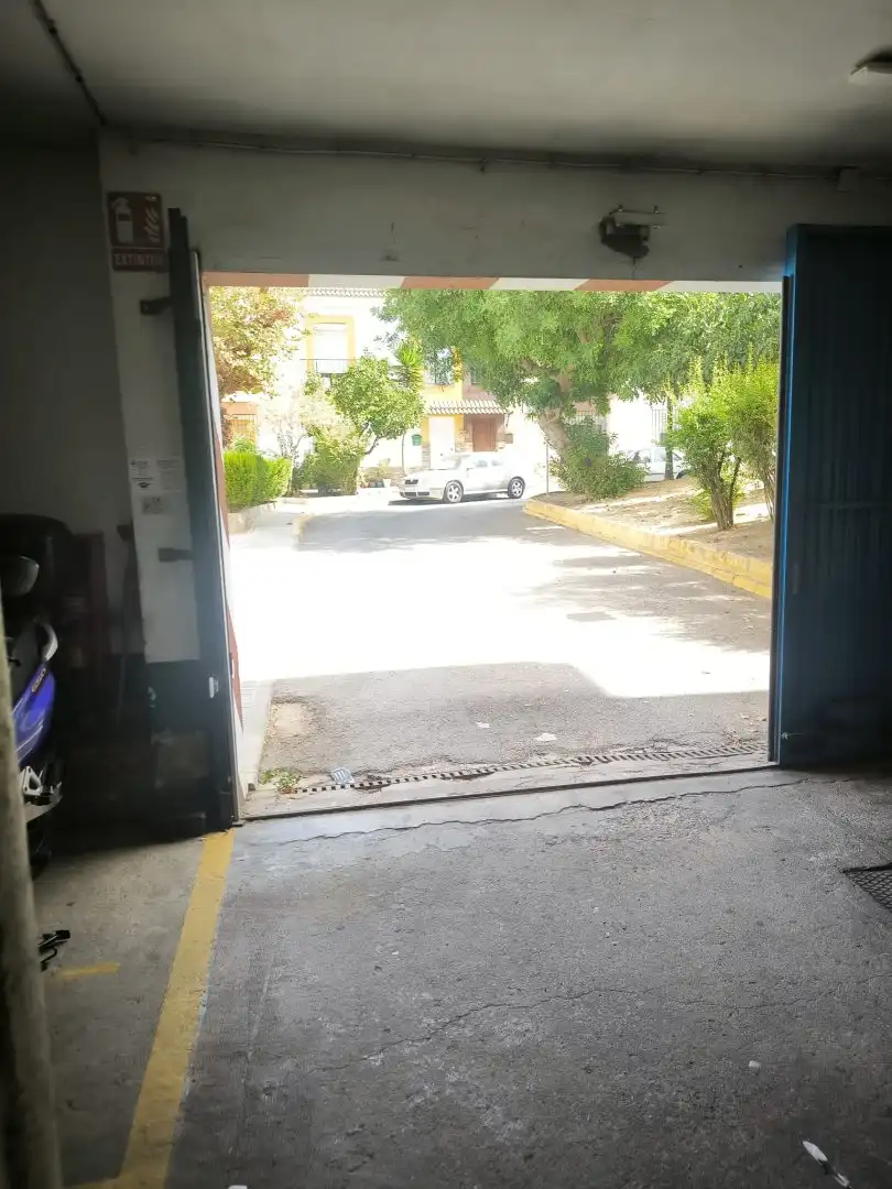 Parkplatz von Wohnung zum Verkauf in Castilleja de la Cuesta mit Klimaanlage und Heizung