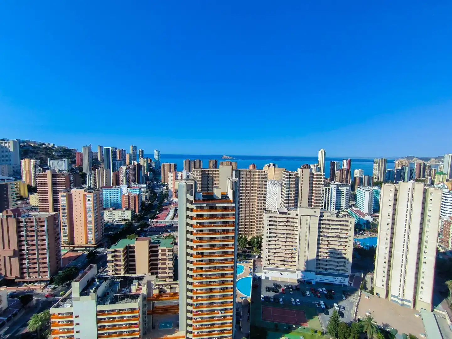 Vista exterior de Dúplex en venda en Benidorm amb Aire condicionat, Calefacció i Jardí privat