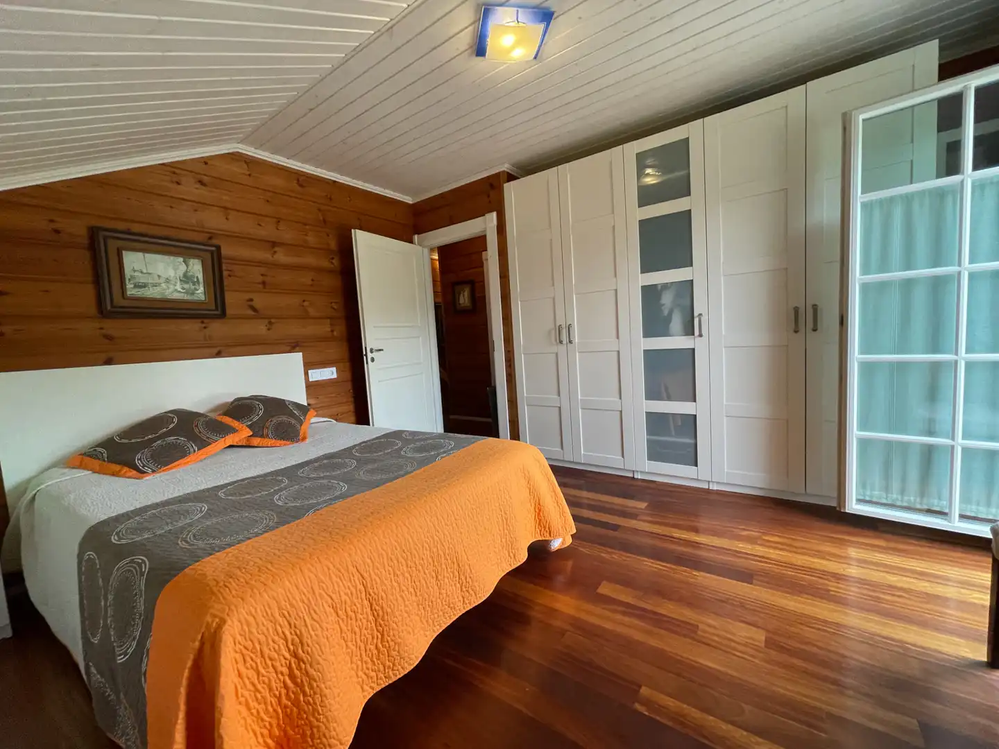 Dormitori de Casa o xalet en venda en Gijón  amb Calefacció, Jardí privat i Parquet