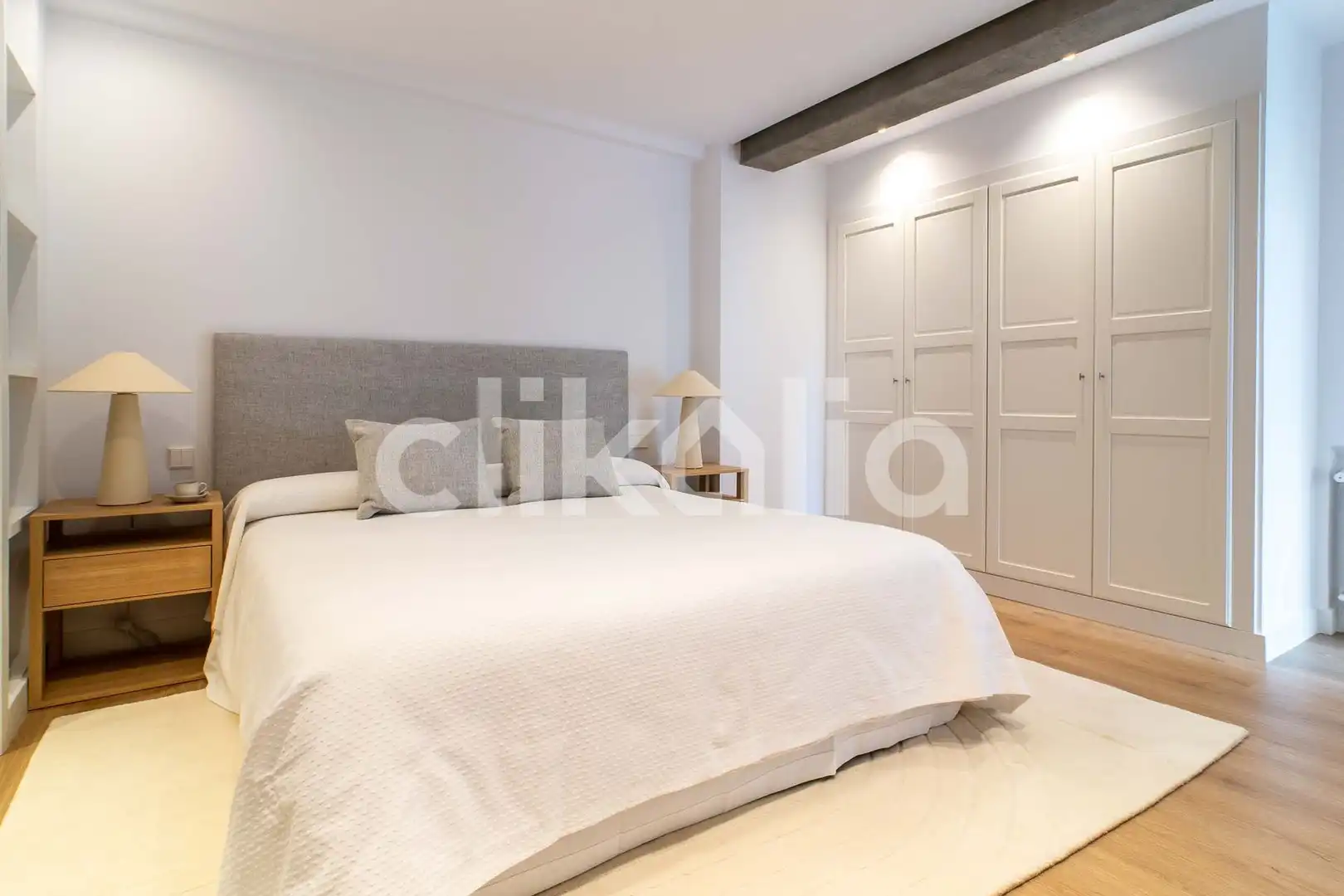 Bedroom of Flat for sale in Madrid  with Air Conditioner, Heating and Private garden