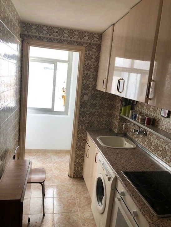 Cocina de Piso de alquiler en  Zaragoza Capital con Calefacción, Amueblado y Horno