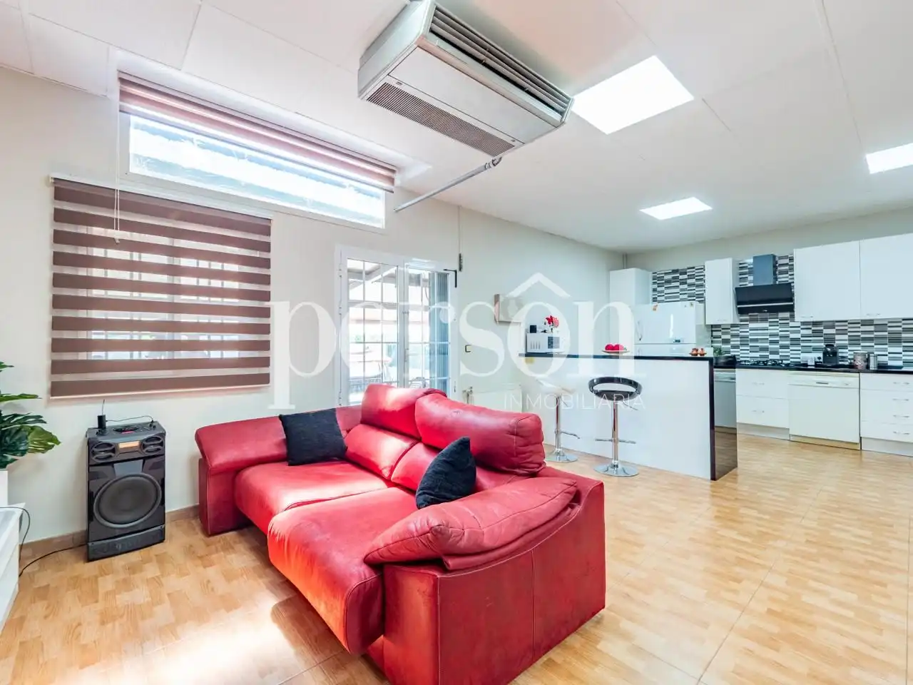 Living room of Houses for sale in Torrent  with Air Conditioner, Private garden and Terrace