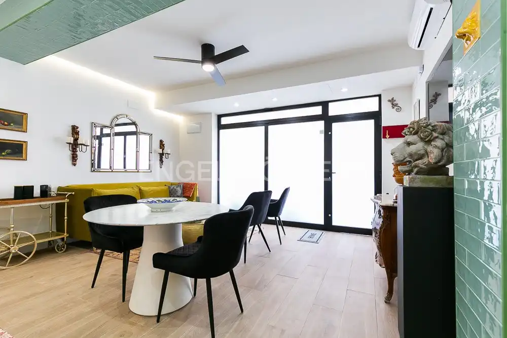 Dining room of Flat for rent in Valencia  with Air Conditioner, Heating and Furnished