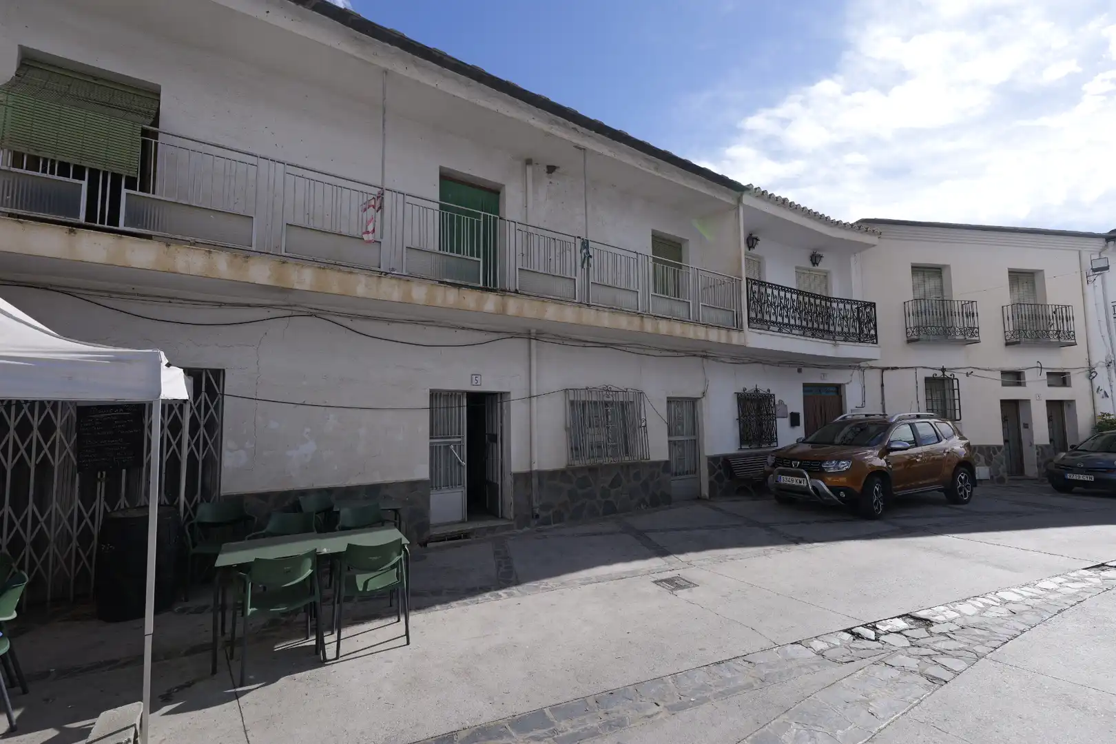 Vista exterior de Casa adosada en venda en Bérchules amb Terrassa i Balcó