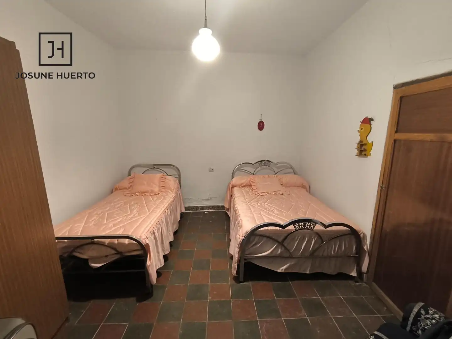 Dormitori de Finca rústica en venda en Zalamea de la Serena amb Moblat