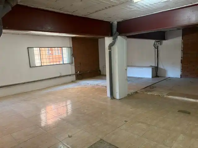 Local comercial en venta en Carrer de la Font de la Barona, imagen 12
