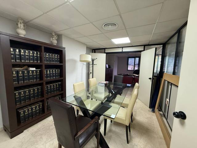 Oficina en Venta en Casco Antiguo