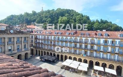 Vista exterior de Pis en venda en Donostia - San Sebastián  amb Calefacció i Moblat