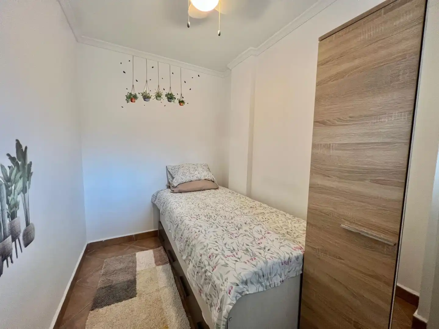 Dormitori de Apartament de lloguer en Torrevieja amb Aire condicionat, Calefacció i Moblat
