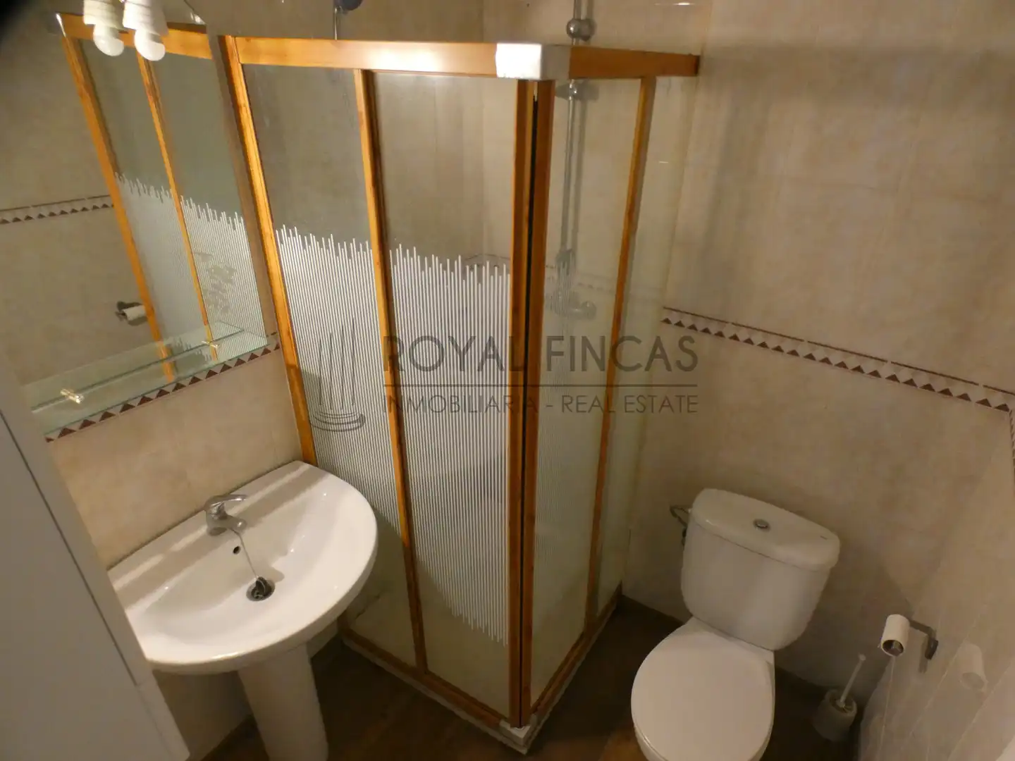 Bathroom of Flat for sale in Benalmádena