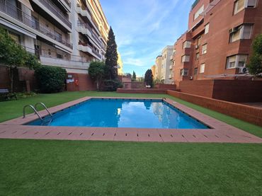 Flat with pool for sale in Carrer TEODORA LAMADRID