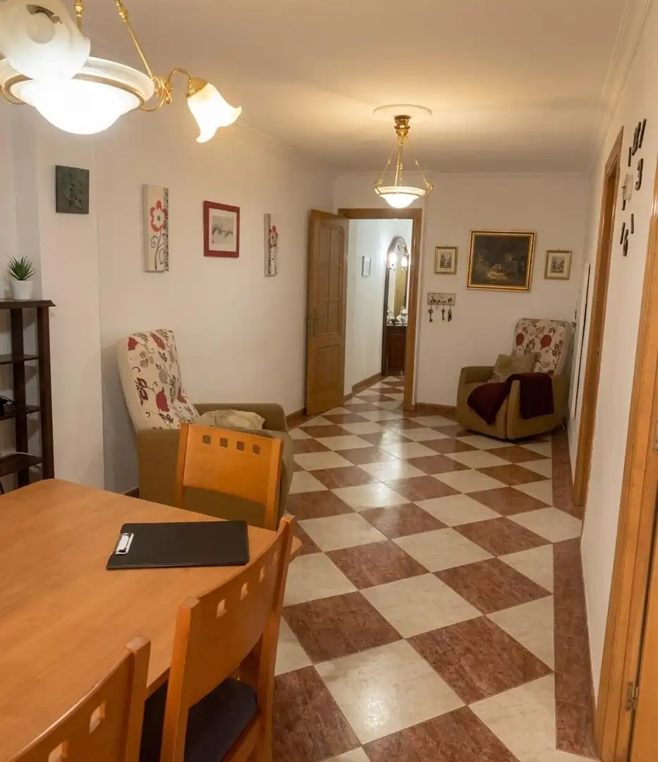 Sala d'estar de Pis en venda en Almería amb Aire condicionat