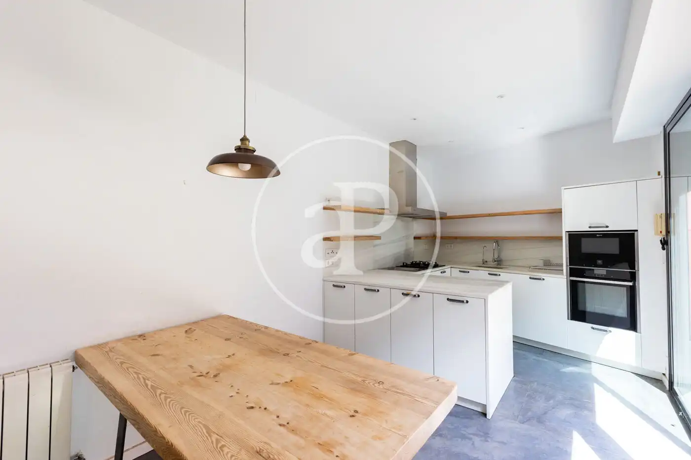 Cocina de Casa adosada en venta en Barcelona con Calefacción, Jardín privado y Terraza