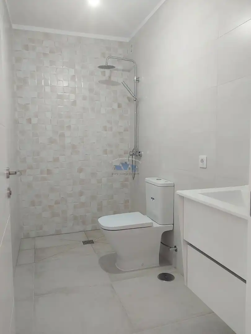 Baño de Piso en venta en Arona con Piscina comunitaria
