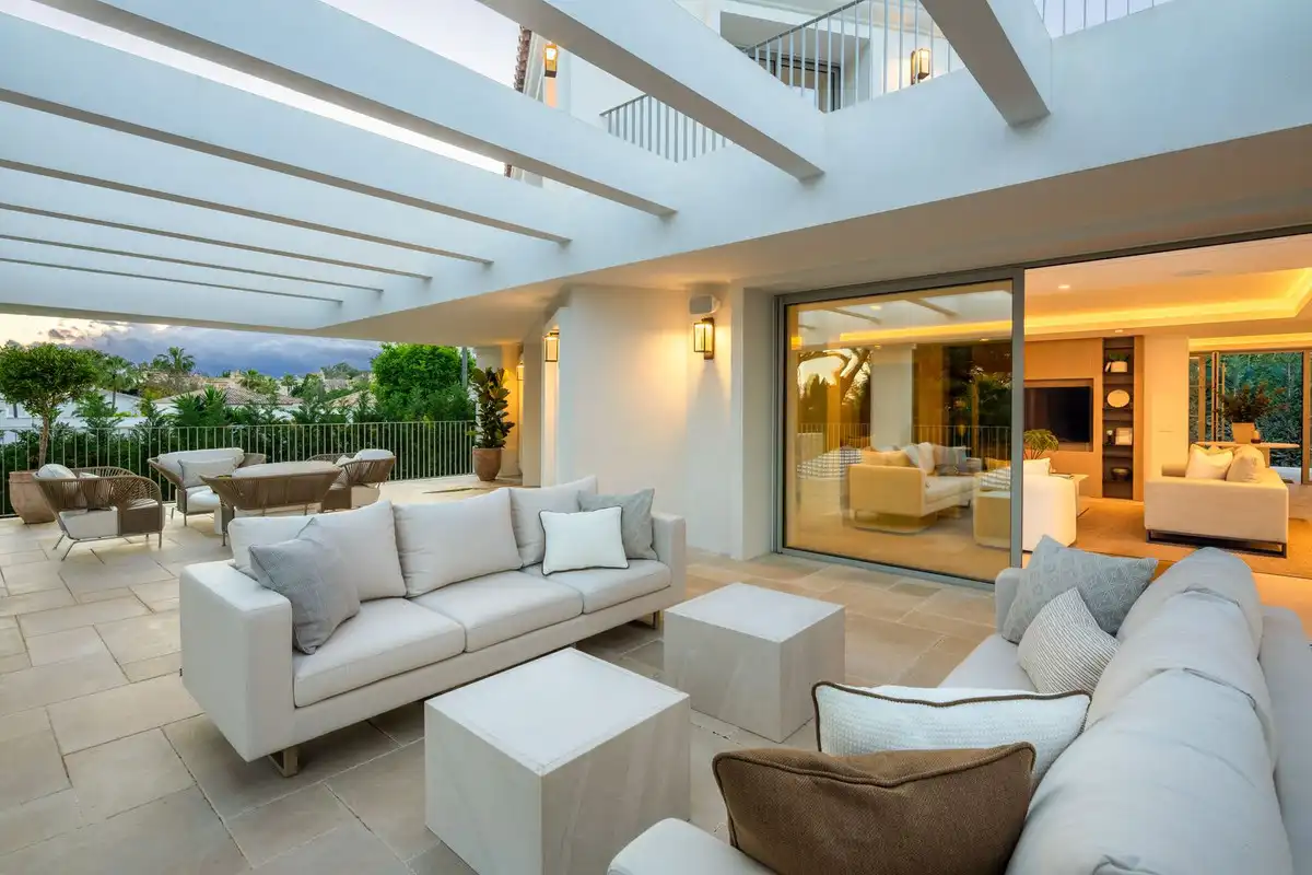 Terrasse von Haus oder Chalet zum Verkauf in Marbella mit Klimaanlage, Privatgarten und Terrasse