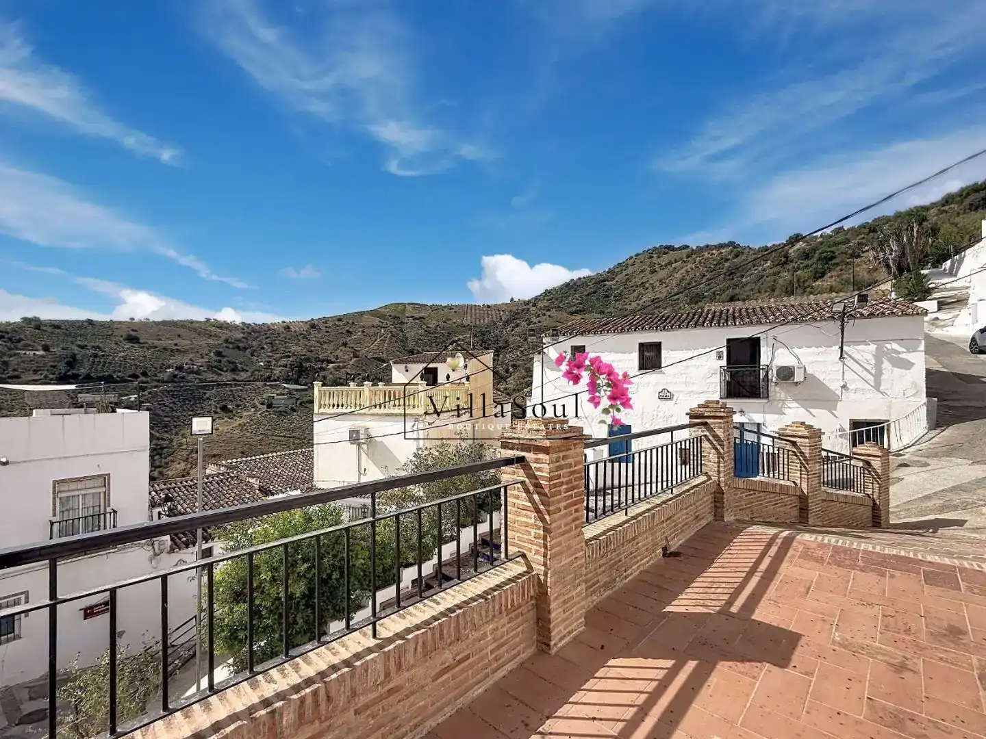 Vista exterior de Casa adosada en venda en Cútar, Málaga