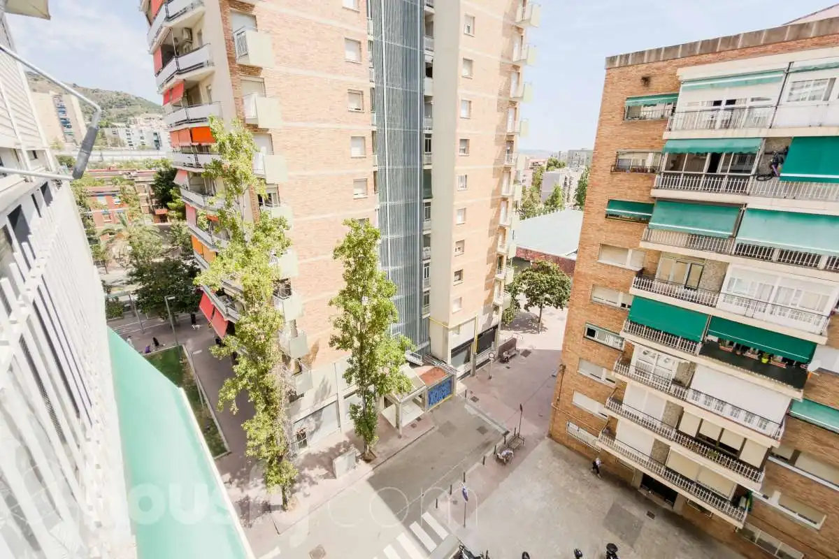 Vista exterior de Pis en venda en Barcelona amb Aire condicionat i Balcó