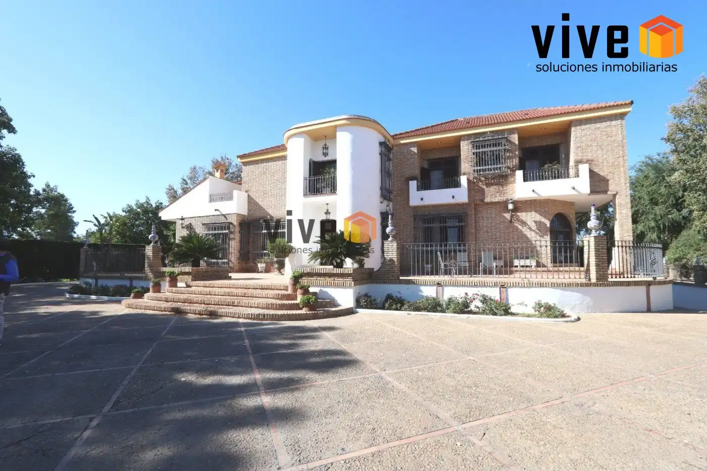 Exterior view of Houses for sale in Espartinas  with Air Conditioner, Heating and Terrace