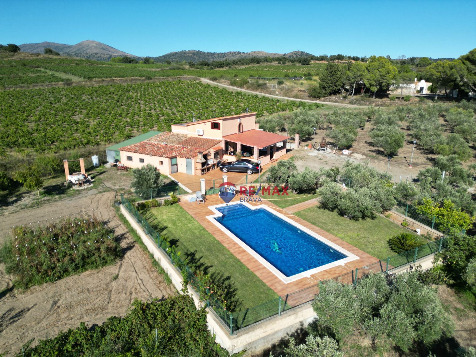 Piscina de Casa o chalet en venta en Garriguella con Aire acondicionado, Calefacción y Terraza